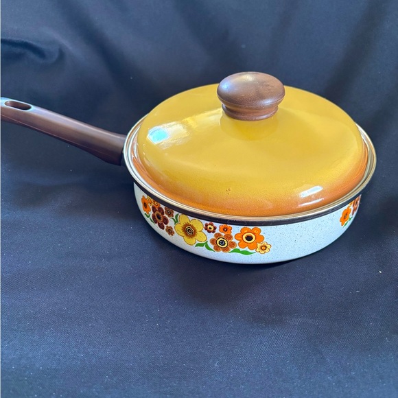 Vintage Retro 1970’s pan with lid - Picture 1 of 6